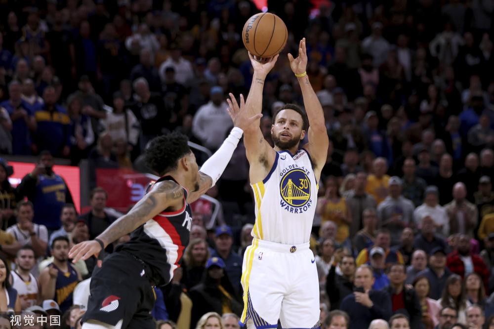 再次展现出 再次展现出